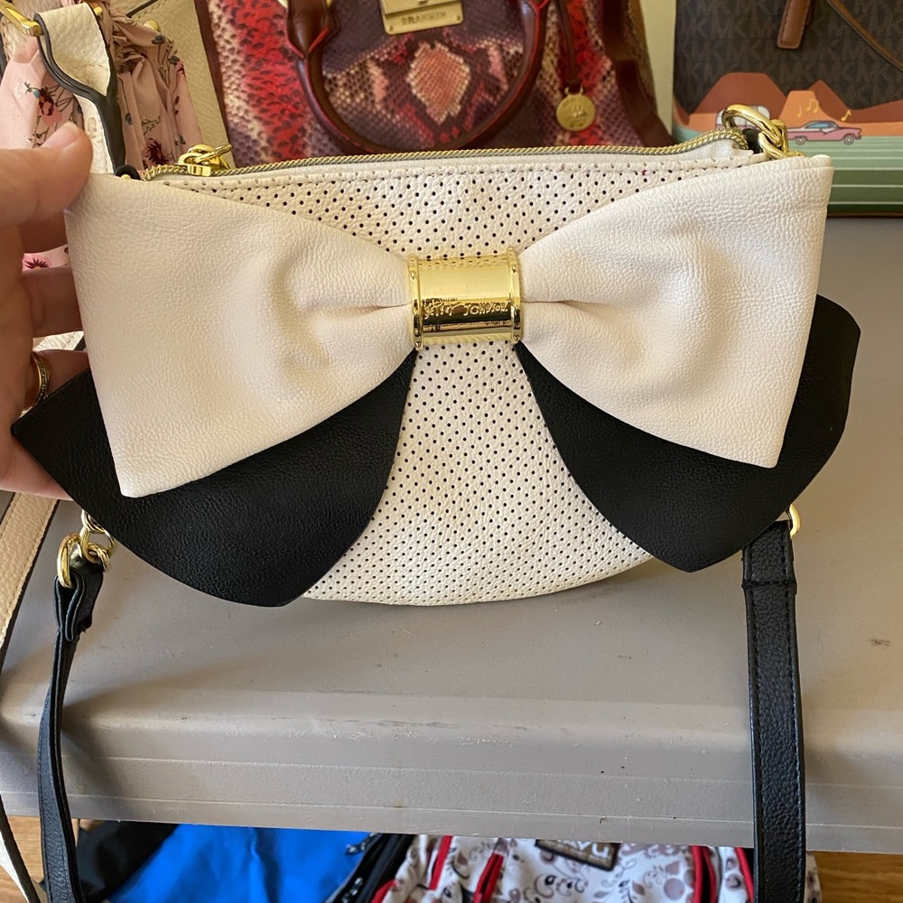 Betsey johnson cross body bag